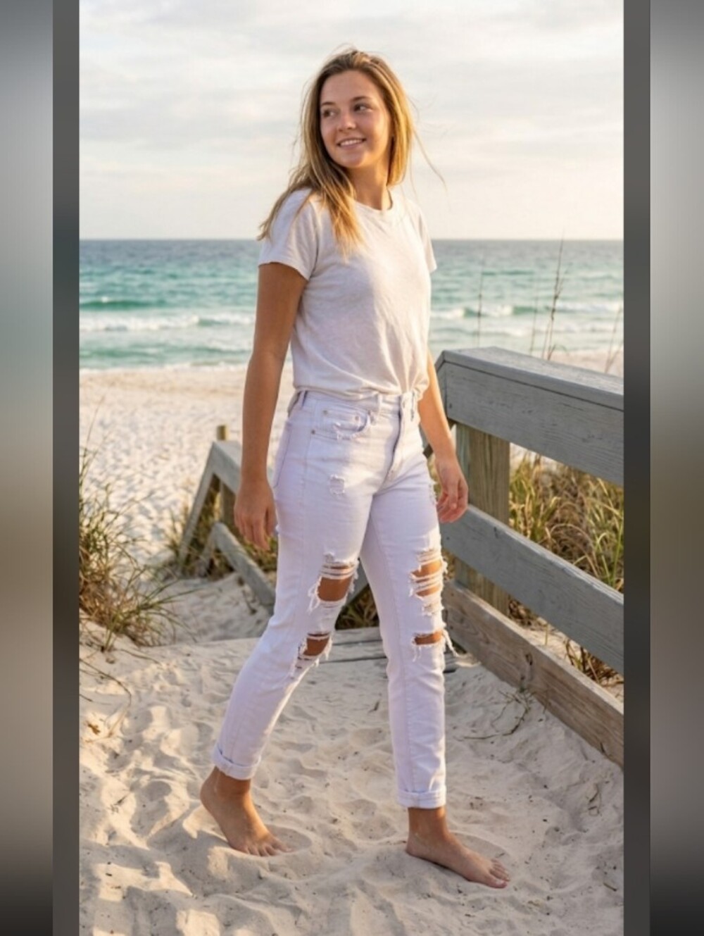 EUC!!! AEO High Rise Stretch Stripped White 90's Skinny Jeans!!